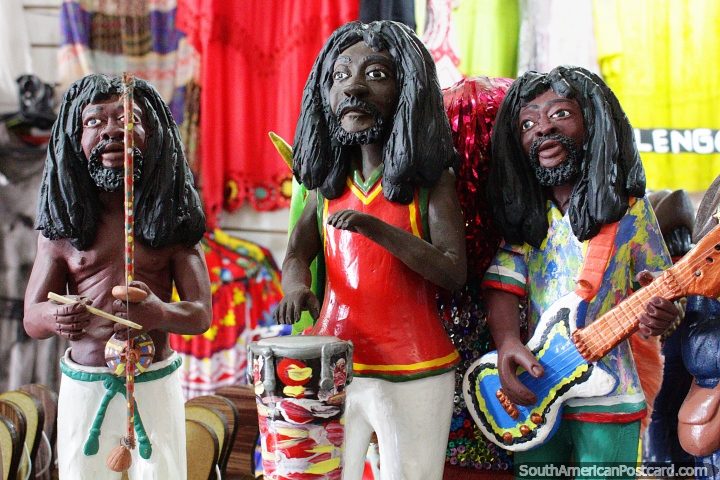 3 reggae musicians play their instruments, figurines and art from Olinda. (720x480px). Brazil, South America.