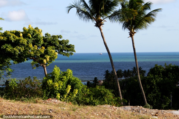 View out to the Atlantic Ocean off the coast of Olinda, beautiful! (720x480px). Brazil, South America.