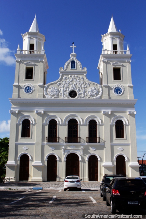 Basilica de Nossa Senhora das Neves, clock, bell towers, arches, church in Joao Passoa. (480x720px). Brazil, South America.