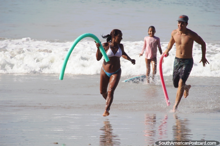 Fun in the water and sun at the beach in Pipa. (720x480px). Brazil, South America.