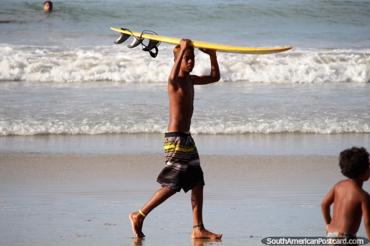 Praia de Pipa  um grande lugar de surfistas ao lugar frequentado! (720x480px). Brasil, Amrica do Sul.