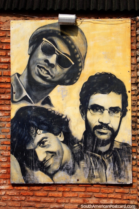 Black and white mural of 3 famous men in Pipa, but who are they? (480x720px). Brazil, South America.