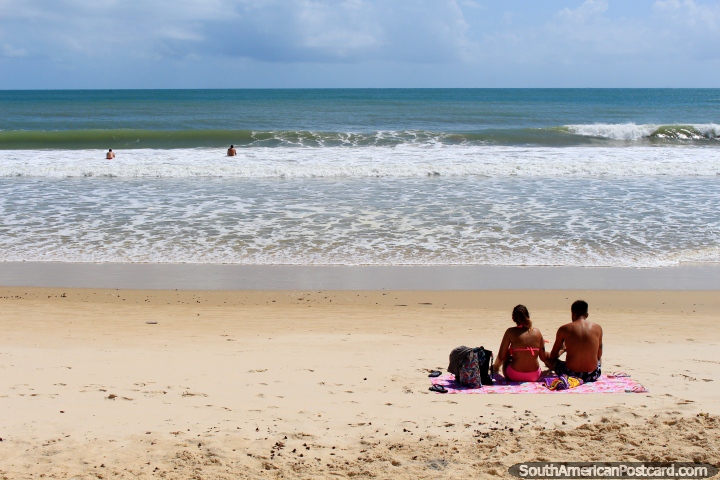 La playa de Ponta Negra fue la playa más frecuentada que visité en Brasil, la ola se desplaza. (720x480px). Brasil, Sudamerica.