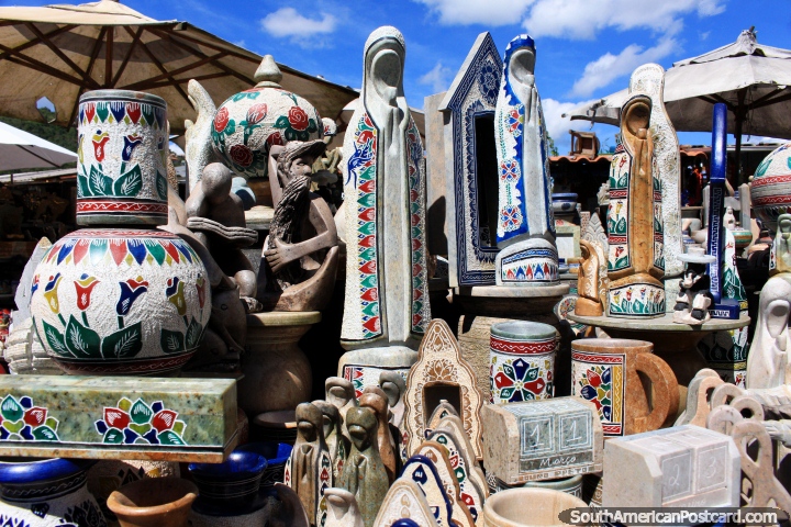 Made of soapstone (rich in magnesium), arts and crafts at the open market in Ouro Preto. (720x480px). Brazil, South America.