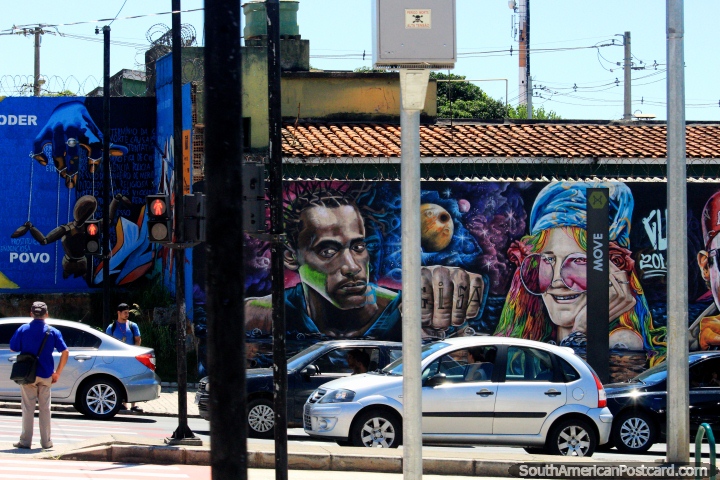 Janis Joplin com cabelo colorido, um enorme mural de um ângulo abstrato, Belo Horizonte. (720x480px). Brasil, América do Sul.