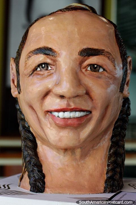 Sculpture of a mans face by artist Diva, Alma gemeas, Memorial Dos Autonomistas, Rio Branco. (480x720px). Brazil, South America.