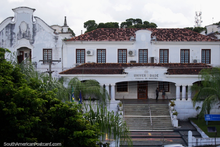 Universidad Federal de Rondonia en Porto Velho, uno de los edificios históricos de la ciudad. (720x480px). Brasil, Sudamerica.