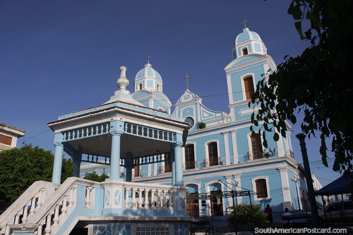 Catedral metropolitana de Santarem, de color azul claro. (720x480px). Brasil, Sudamerica.