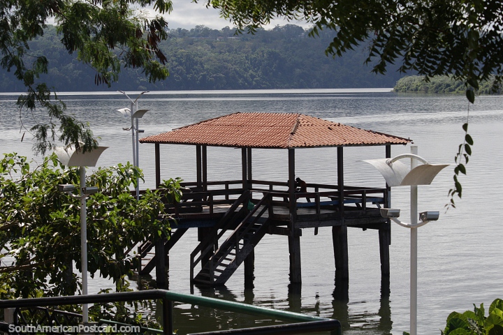 Relaxing place to be in Altamira, around the river area. (720x480px). Brazil, South America.