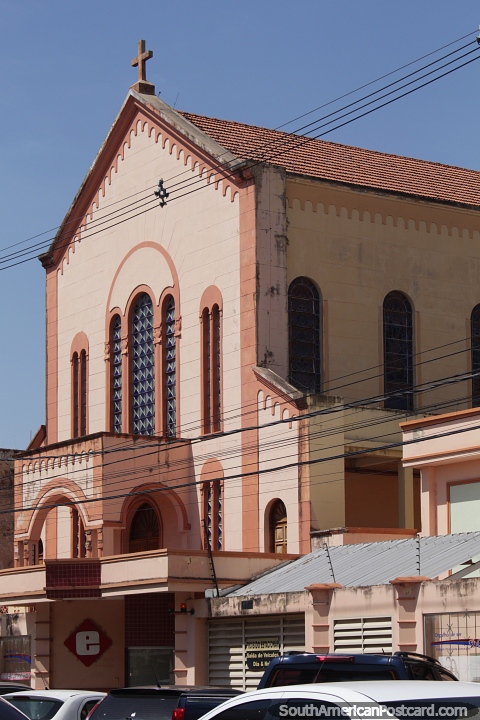 Igreja Imaculada Conceicao em Corumb com uma fachada laranja. (480x720px). Brasil, Amrica do Sul.