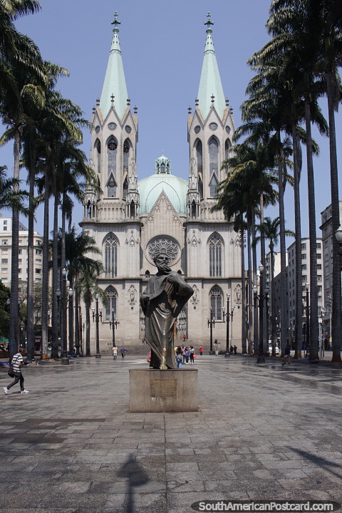 Sao Paulo Cathedral built from 1913 in neo-gothic style and opened in 1954. (480x720px). Brazil, South America.