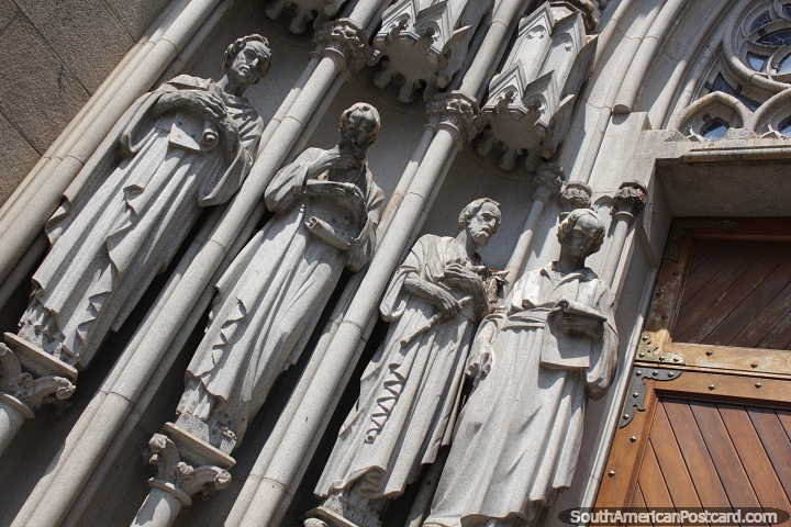 Saints at the door of the cathedral in Sao Paulo. (720x480px). Brazil, South America.