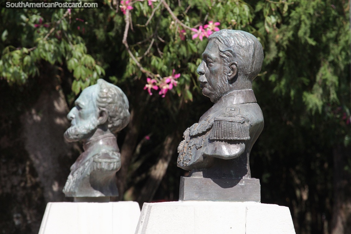 Important men of the military, bronze busts at Farroupilha Park in Porto Alegre. (720x480px). Brazil, South America.
