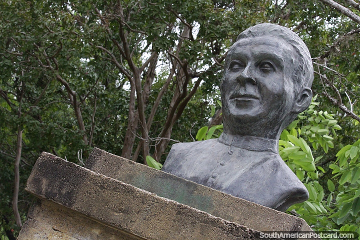 Father Angelo Bartelle, bust in Rosario do Sul. (720x480px). Brazil, South America.