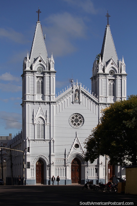 Igreja Matriz de Alegrete, linda construo no centro. (480x720px). Brasil, Amrica do Sul.