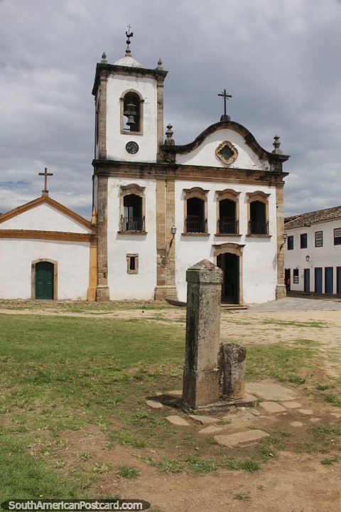 Santa Rita Chapel (1722) and Museum of Sacred Art in Paraty. (480x720px). Brazil, South America.