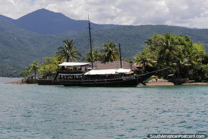 Spectacular setting for cruising the harbor and islands in Paraty. (720x480px). Brazil, South America.