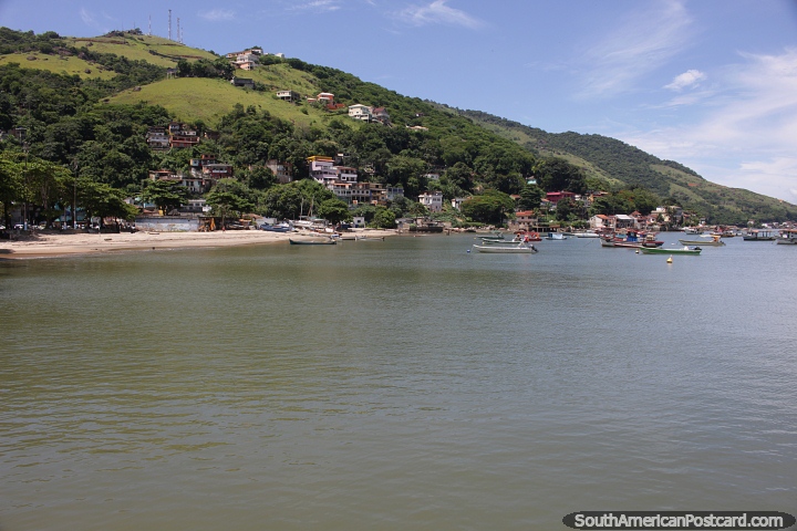 Houses on the hillside with great views of the bay in Mangaratiba. (720x480px). Brazil, South America.