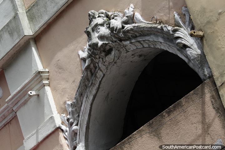 Lion at the top of an arch, antique facade in Petropolis. (720x480px). Brazil, South America.