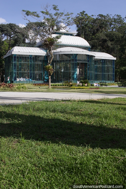 El Palacio de Cristal de Petrpolis, un invernadero de cristal y hierro. (480x720px). Brasil, Sudamerica.