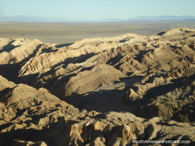 El atontamiento formaciones de la roca y horizonte entre Atacama y Calama. (640x480px). Chile, Sudamerica.