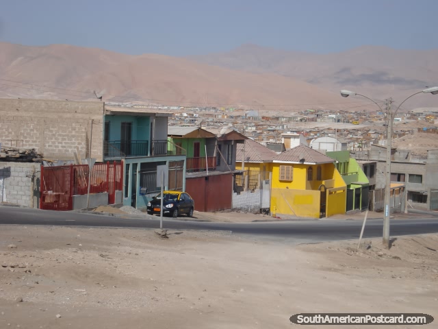 Housing area en route from Iquique to Arica. (640x480px). Chile, South America.