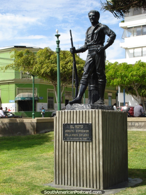 'El Roto' statue in Arica. (480x640px). Chile, South America.