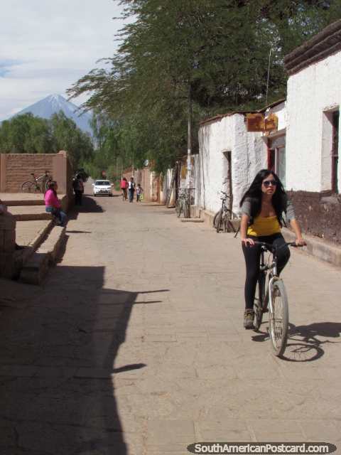 La bicicleta es una manera buena de ponerse alrededor de municipio de San Pedro y sitios cercanos. (480x640px). Chile, Sudamerica.