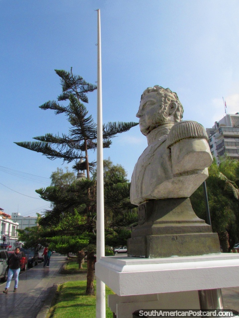 O monumento 'viva com honra ou morra com glria' na Plaza Colon em Antofagasta. (480x640px). Chile, Amrica do Sul.