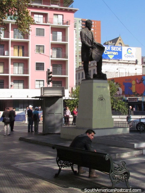 Plaza y estatua de Fermin Vivaceta en Santiago, un arquitecto y profesor, (1827-1890). (480x640px). Chile, Sudamerica.