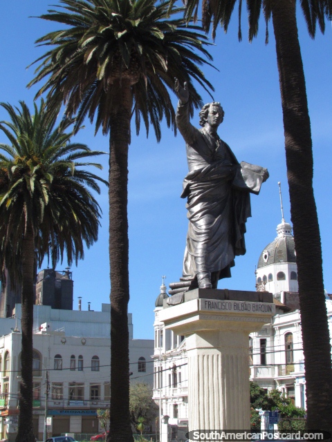 Francisco Bilbao Barquin (1823-1865) estatua en Valparaíso, un escritor Chileno. (480x640px). Chile, Sudamerica.