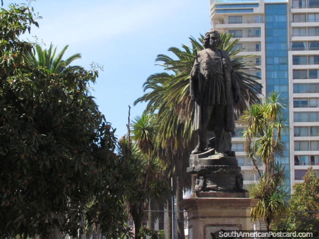 Christopher Columbus statue in Avenue Brazil in Valparaiso, the great explorer. (640x480px). Chile, South America.