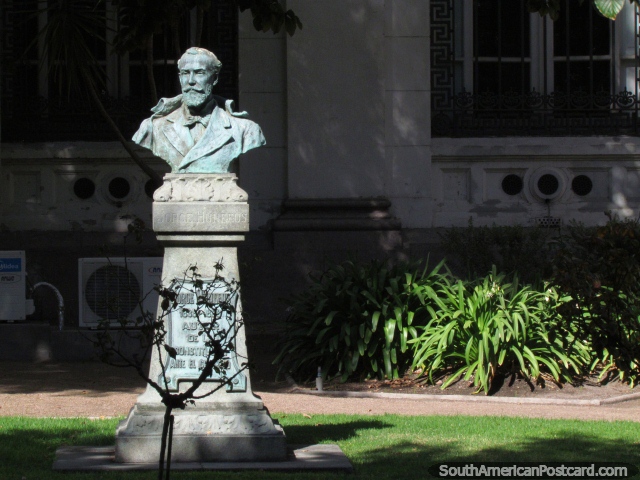 Jorge Huneeus (1835-1889) busto en Santiago, autor de la constitucin. (640x480px). Chile, Sudamerica.