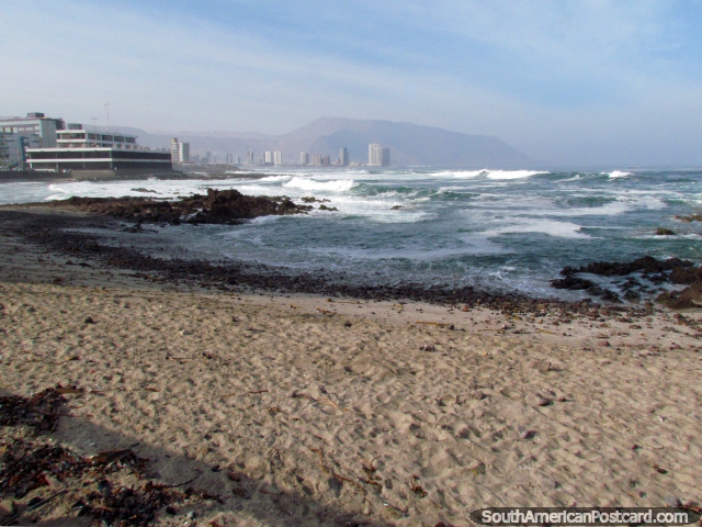 Beach in Iquique, Playa Bellavista with rough surf. (640x480px). Chile, South America.