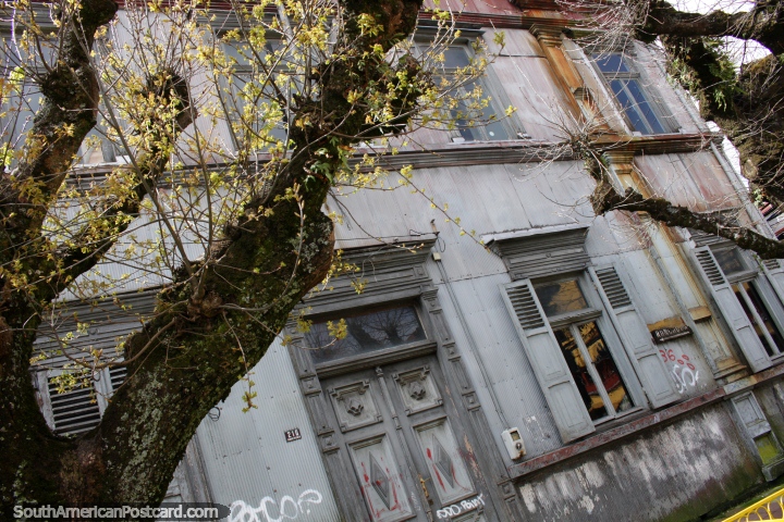 Pauly House (1930), a historical monument of neoclassical style but derelict, Puerto Montt. (720x480px). Chile, South America.