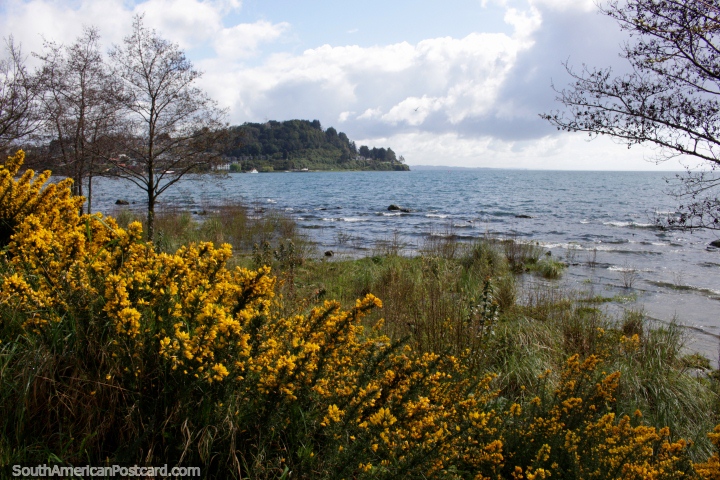 O lago Llanquihue em Porto Varas  um grande sorteio no horrio de vero de atividades e excursionistas. (720x480px). Chile, Amrica do Sul.