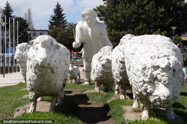 Al Ovejero monument - a Shepherd and his sheep at Plaza del Pionero in Coyhaique, dontated by the city of Punta Arenas. (720x480px). Chile, South America.