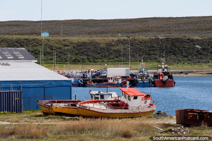Bahia de Chilota, una cala de pesca a 5km de Porvenir es el principal puerto aquí, Tierra del Fuego. (720x480px). Chile, Sudamerica.