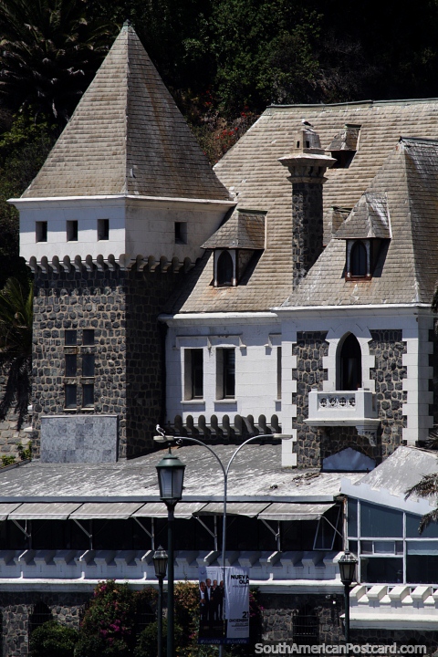 Castelo Ross feito de pedra em 1912, sede de Unio de Clube Arabe em Via del Mar. (480x720px). Chile, Amrica do Sul.