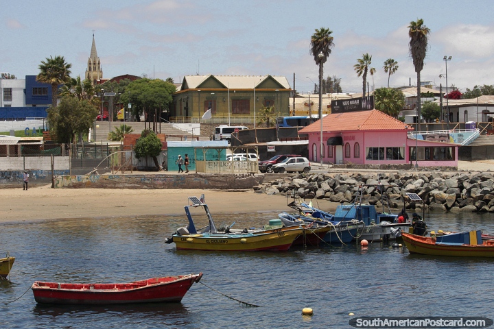 Caldera, a 1hr de Copiapo, ciudad puerto con playas, historia y cultura. (720x480px). Chile, Sudamerica.