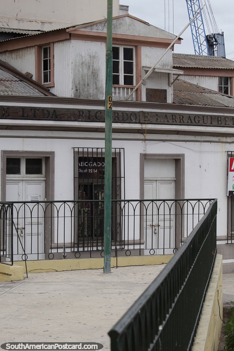 Un edificio histrico en Coquimbo, oficina de abogados desde 1914, cerca del puerto. (480x720px). Chile, Sudamerica.