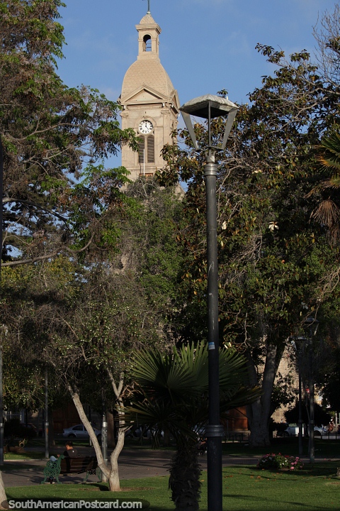 Catedral Nossa Senhora das Mercs em La Serena, a construo atual foi construda em estilo neoclssico (1856). (480x720px). Chile, Amrica do Sul.