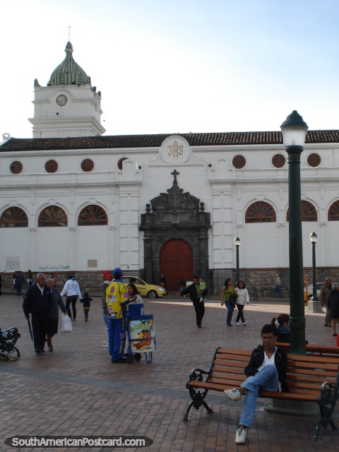 San Juan histrico iglesia de Bautista con campanario en Plaza Narino en Pasto. (480x640px). Colombia, Sudamerica.