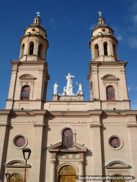 A catedral em Pasto é espetacularmente magnïfica. (480x640px). Colômbia, América do Sul.