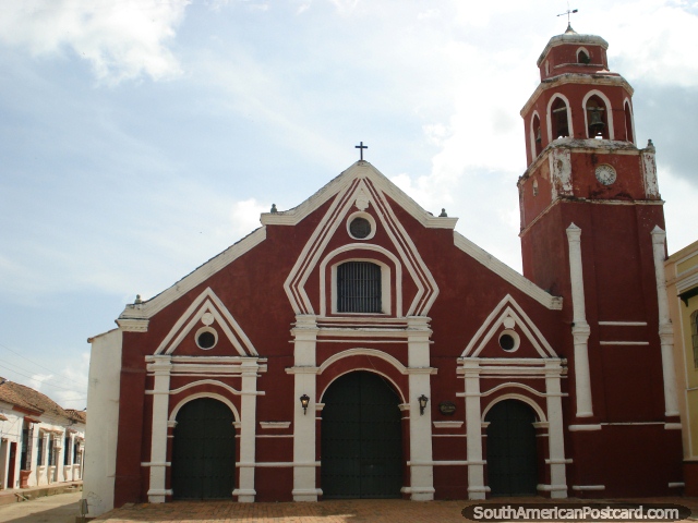 Church Iglesia San Francisco in Mompos, red-brown color. (640x480px). Colombia, South America.