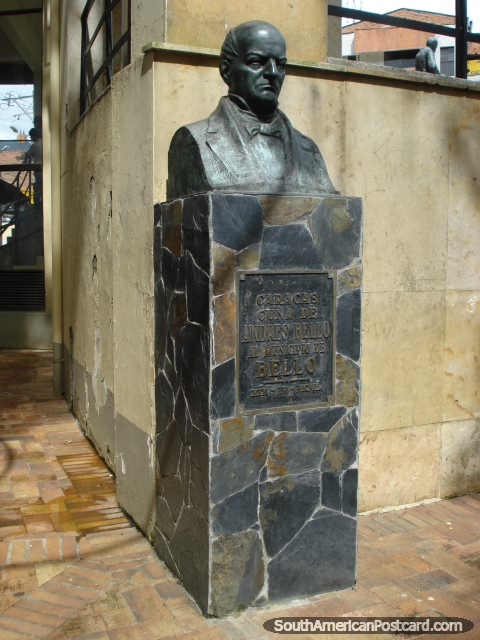 Estatua de Andres Bello en Bello al norte Medelln. (480x640px). Colombia, Sudamerica.
