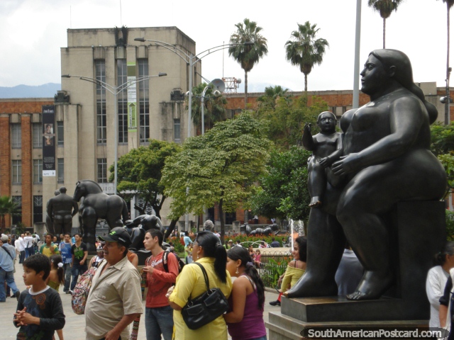 Praça Botero em Medellïn é uma grande atração turïstica. (640x480px). Colômbia, América do Sul.