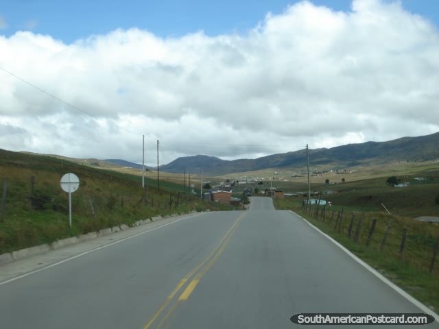 The top of the mountains between Bucaramanga and Cucuta. (640x480px). Colombia, South America.
