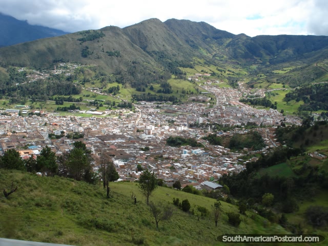 A cidade de Pamplona é uma cidade estudantil com a cultura. (640x480px). Colômbia, América do Sul.