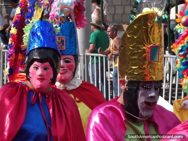 Os Alegres dos Diablito de Santa Fe de Antioquia mais muitas outras ações de toda a Colômbia executam em Carnival Barranquilla. (640x480px). Colômbia, América do Sul.